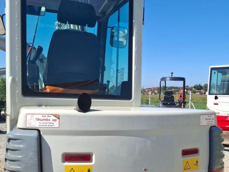 Takeuchi TB250