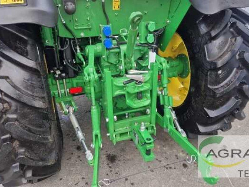 John Deere 5058 E