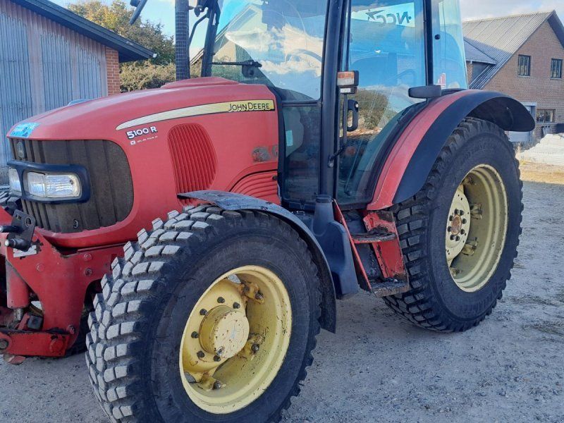 John Deere 5100R Power shift Road tires