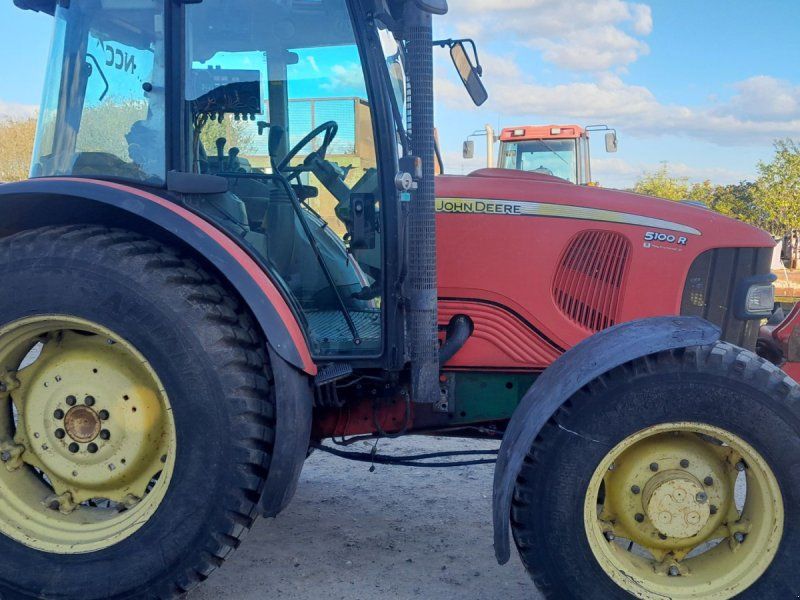 John Deere 5100R Power shift Road tires