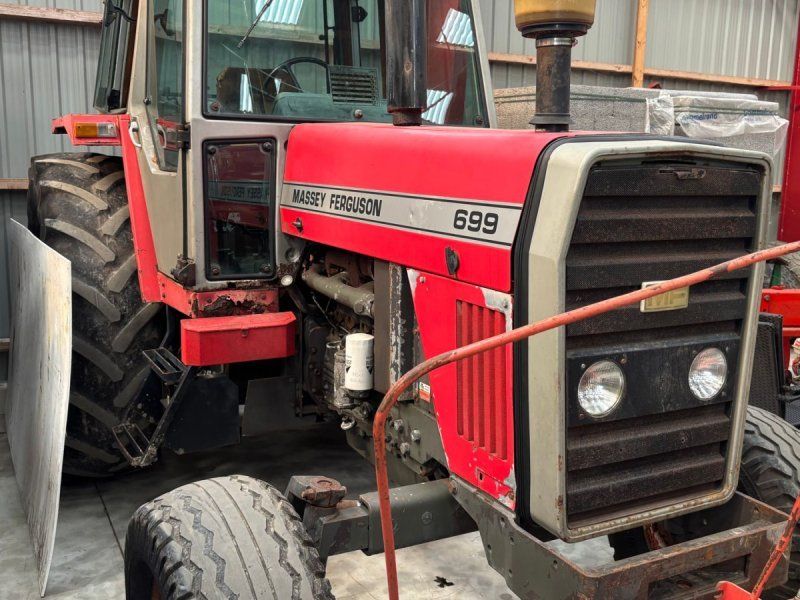 Massey Ferguson 699