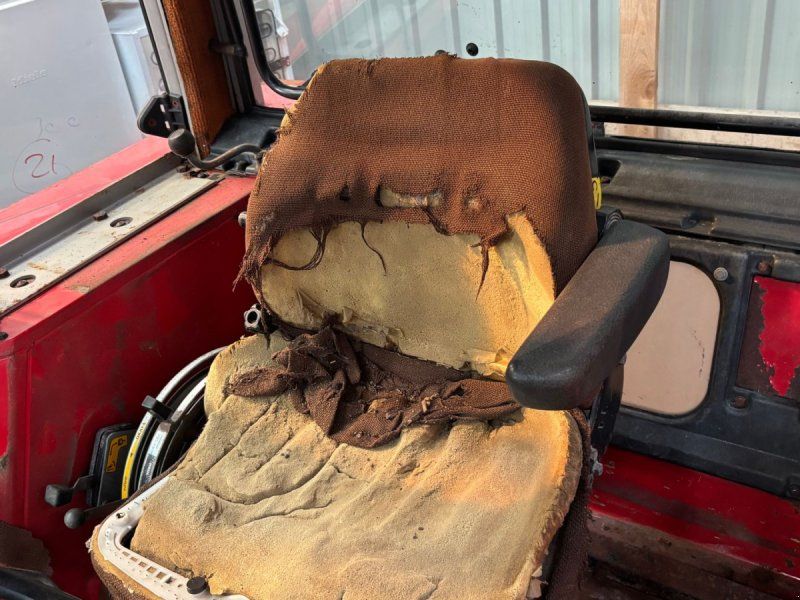 Massey Ferguson 699