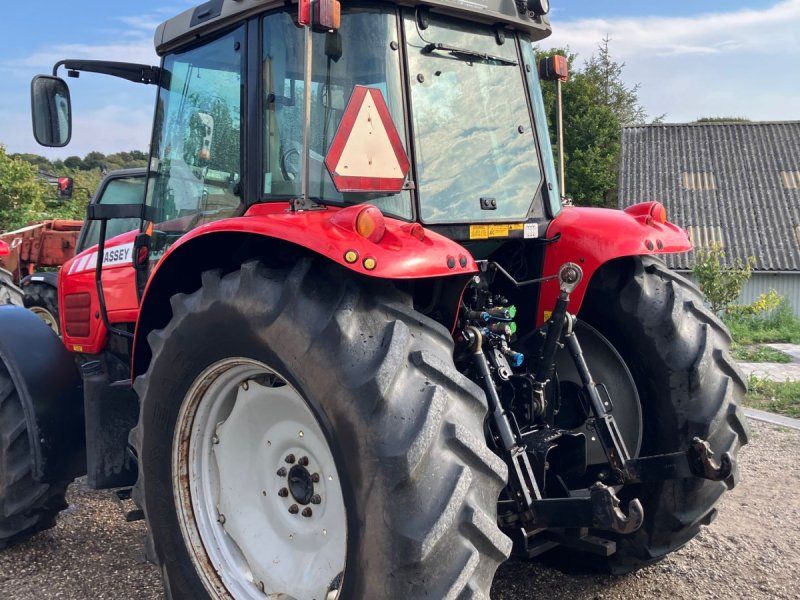 Massey Ferguson 5465