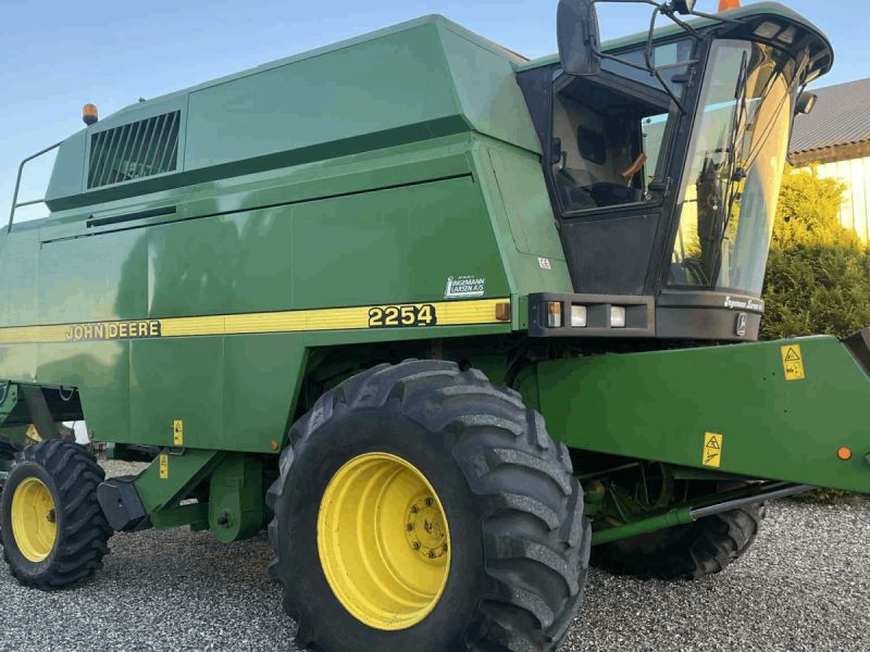 John Deere 2254