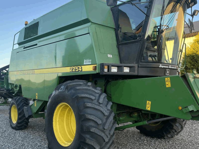 John Deere 2254
