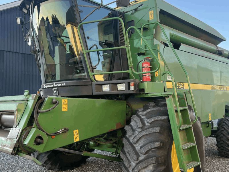 John Deere 2254