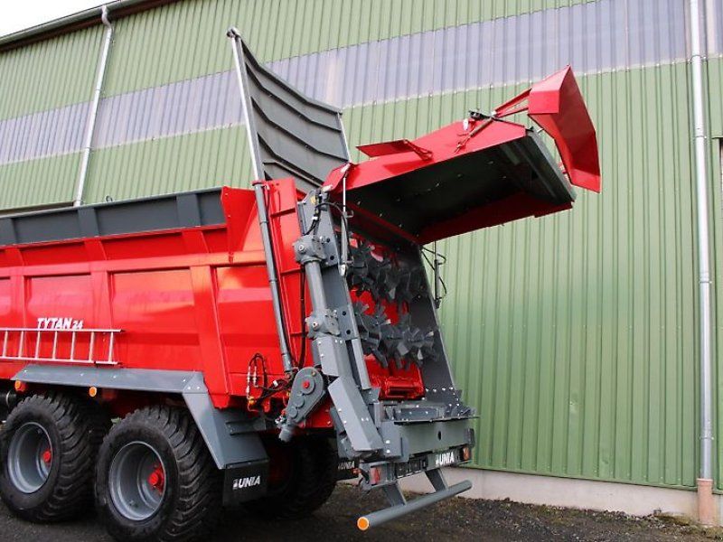 Unia Tytan 24 Miststreuer 26,5 cbm Breitstreuwerk