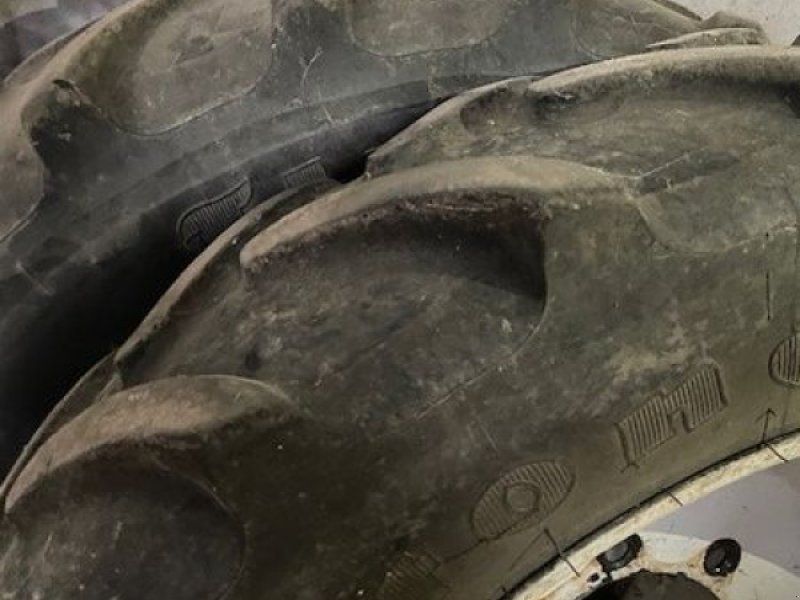 Firestone 270/95 R44+ 250/85 R28