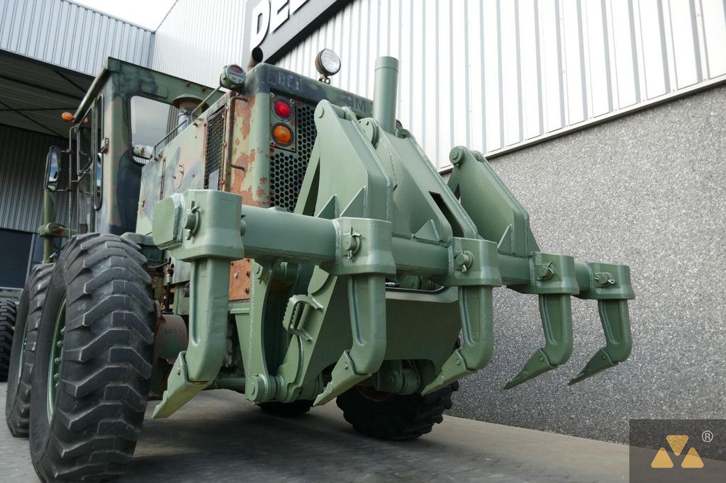 Caterpillar 130G Ex-army