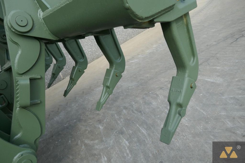 Caterpillar 130G Ex-army
