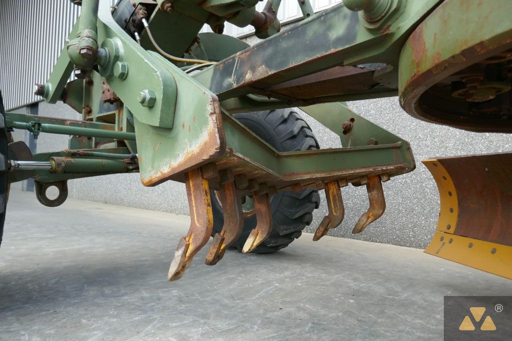 Caterpillar 130G Ex-army