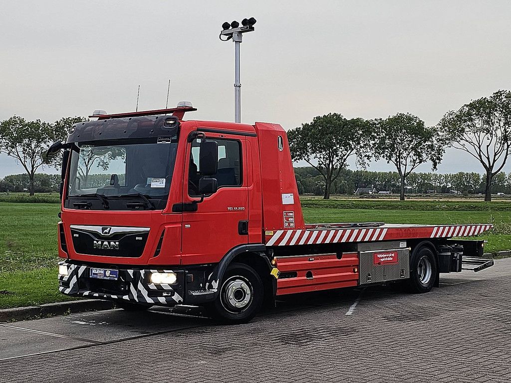M.A.N. 12.220 TGL bottie platform+tow