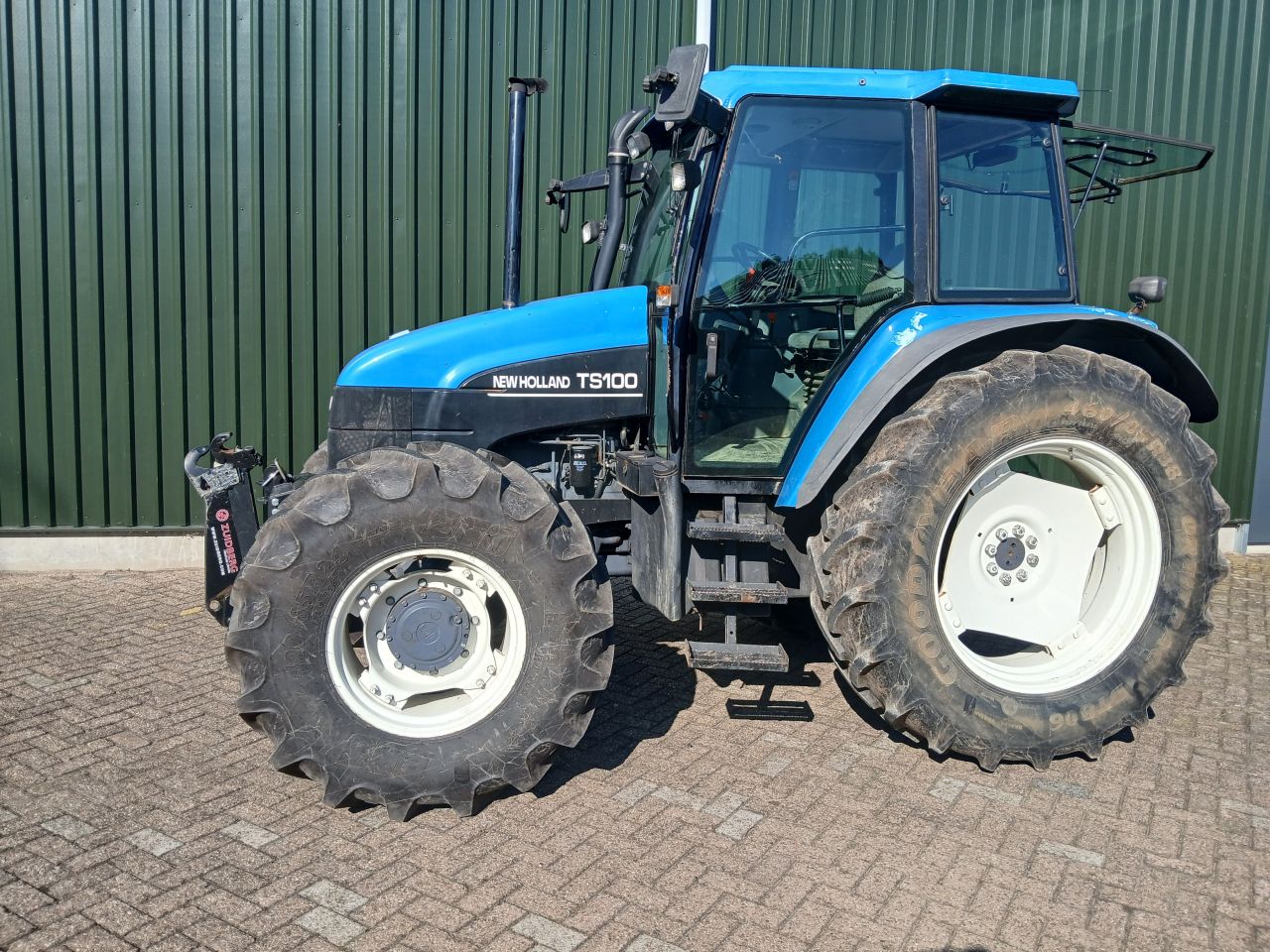 New Holland ts100