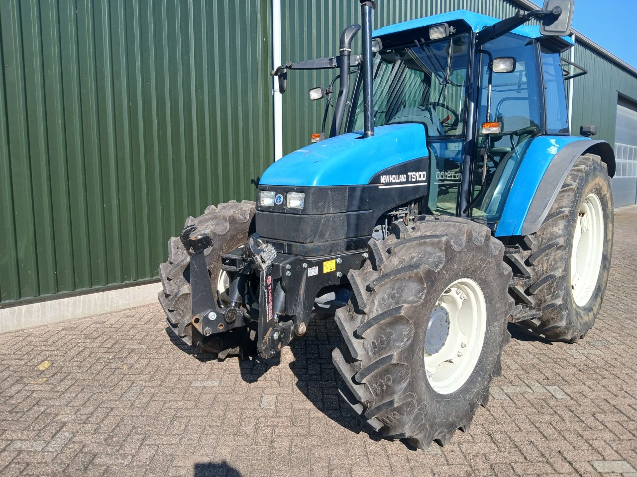 New Holland ts100
