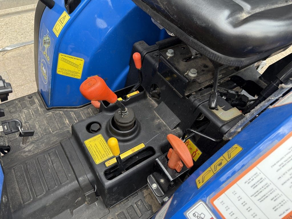 Solis 26 4WD minitractor met frontlader / voorlader BJ 2024 32 uur