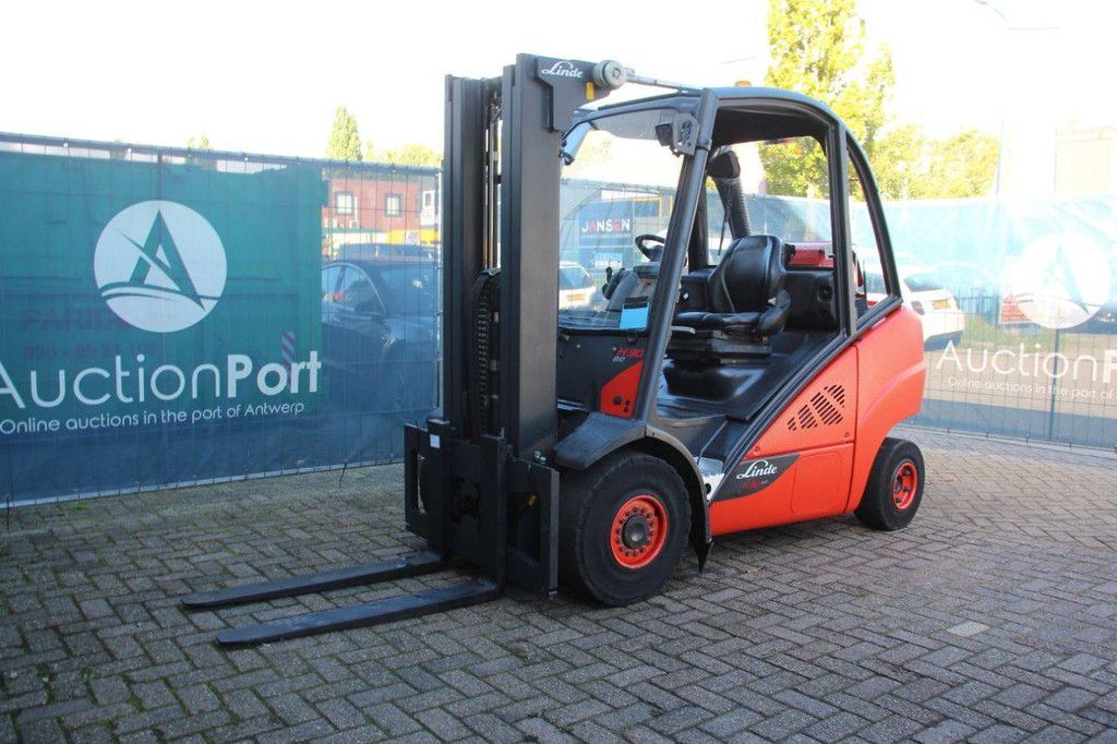 Heftruck Linde H30T-02 LPG 3000kg 4.6m 2015
