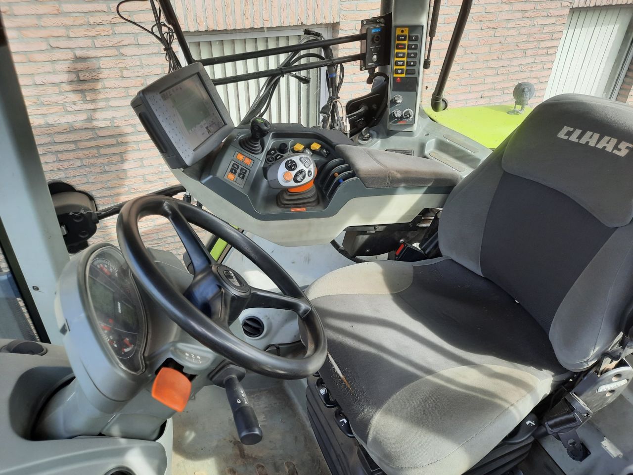 Claas Arion 650 Cmatic Cebis