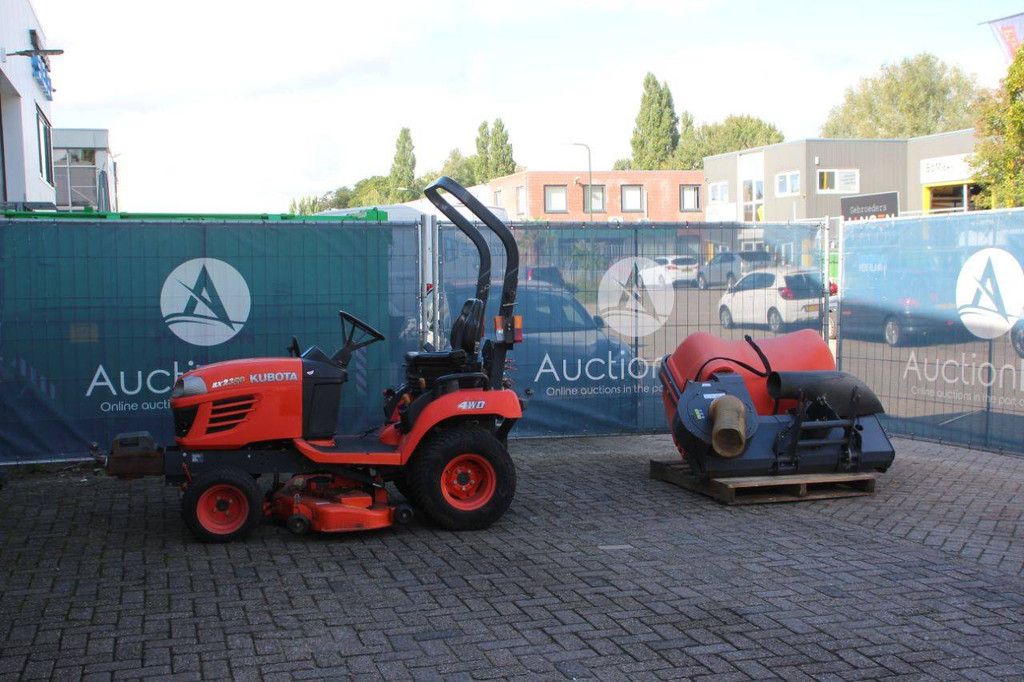 Mini tractor Kubota BX2350 Diesel 16kW 2017 with mower and bucket