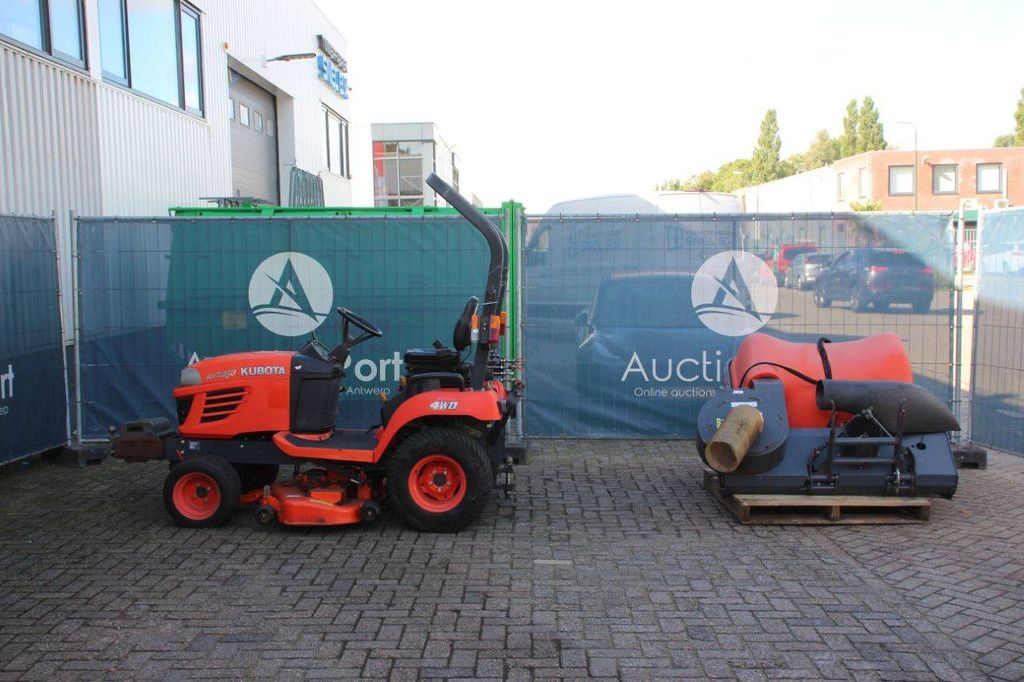Mini tractor Kubota BX2350 Diesel 16kW 2017 with mower and bucket