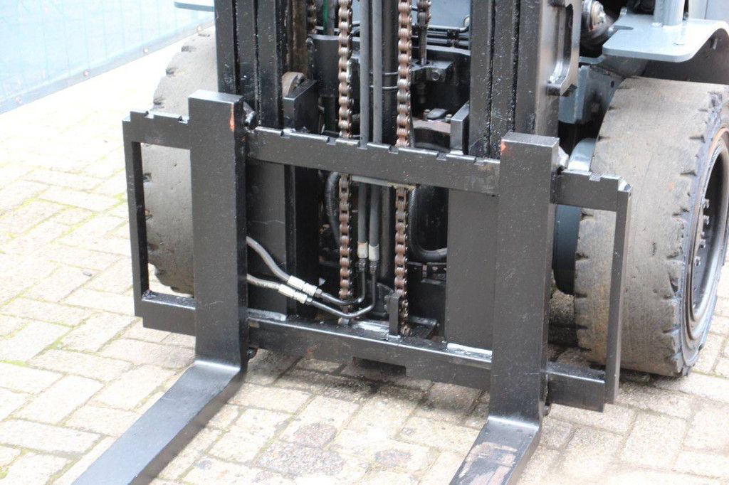Forklift Toyota 02-8FDF30 Diesel 3000kg 6.0m 2011