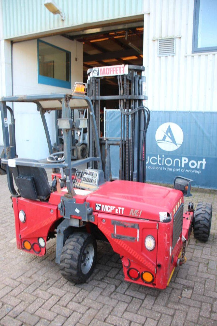 Moffett M4 20.4 Diesel 2000kg Truck-Mounted Forklift 2011