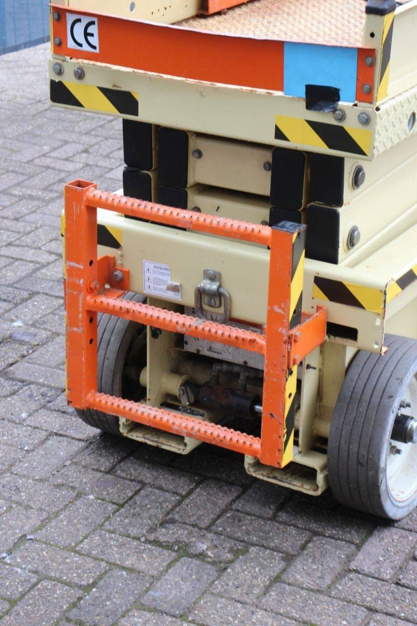 Schaarlift JLG 2033E3 Elektrisch 8.1m 2002