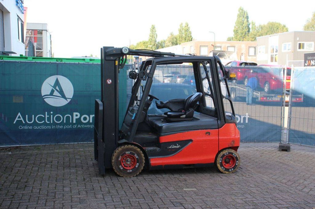 Heftruck Linde E30L-01 Elektrisch 3000kg 2014 met vorken