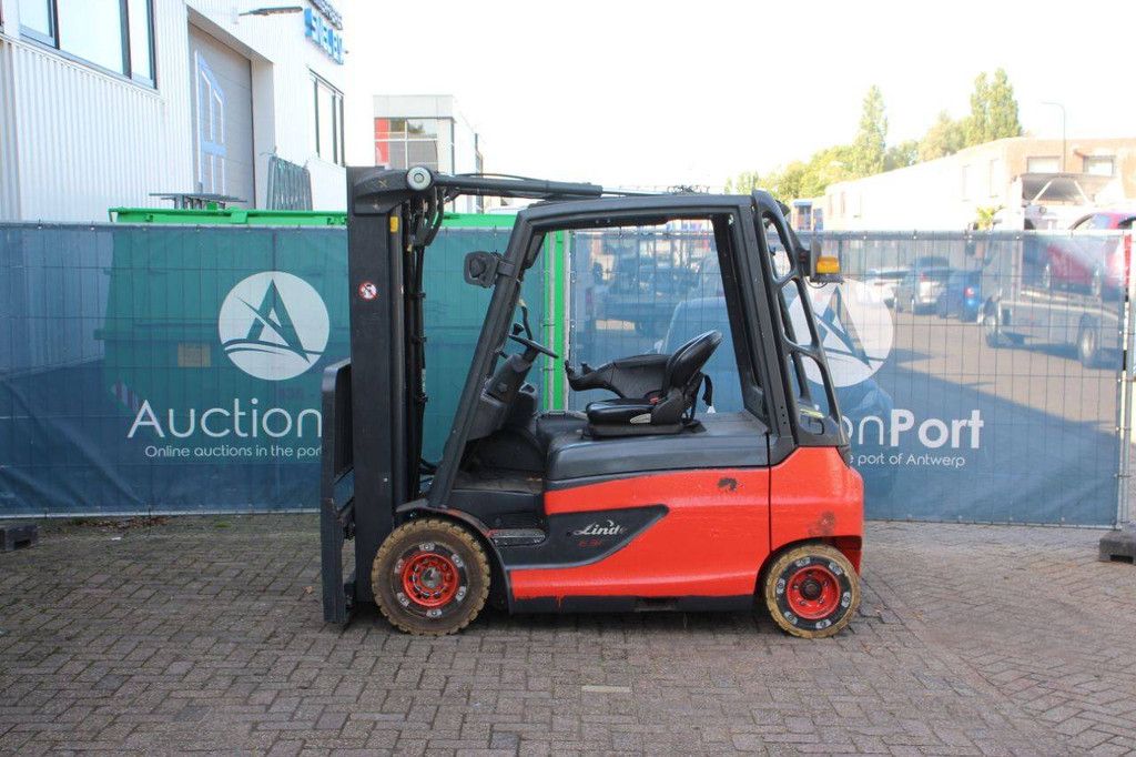 Heftruck Linde E30L-01 Elektrisch 3000kg 2014 met vorken