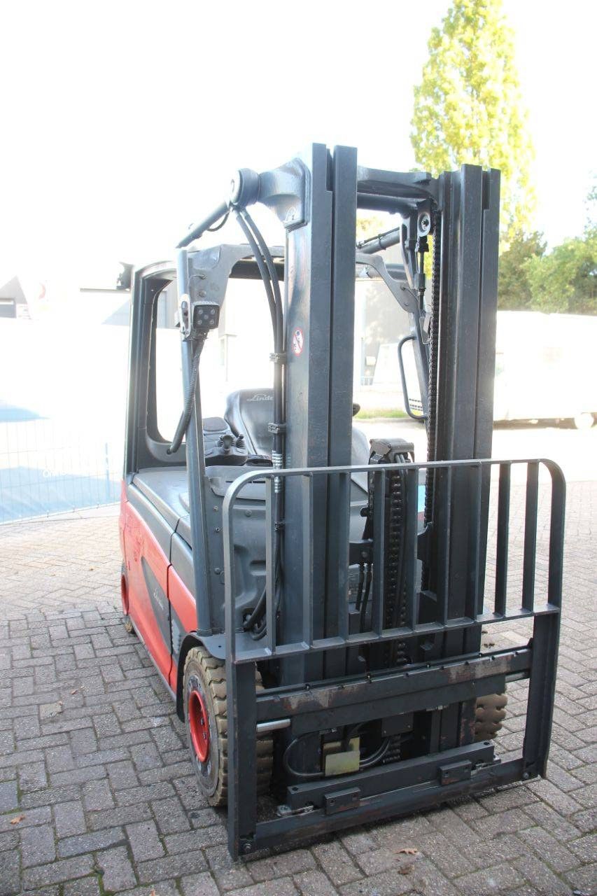 Heftruck Linde E30L-01 Elektrisch 3000kg 2014 met vorken