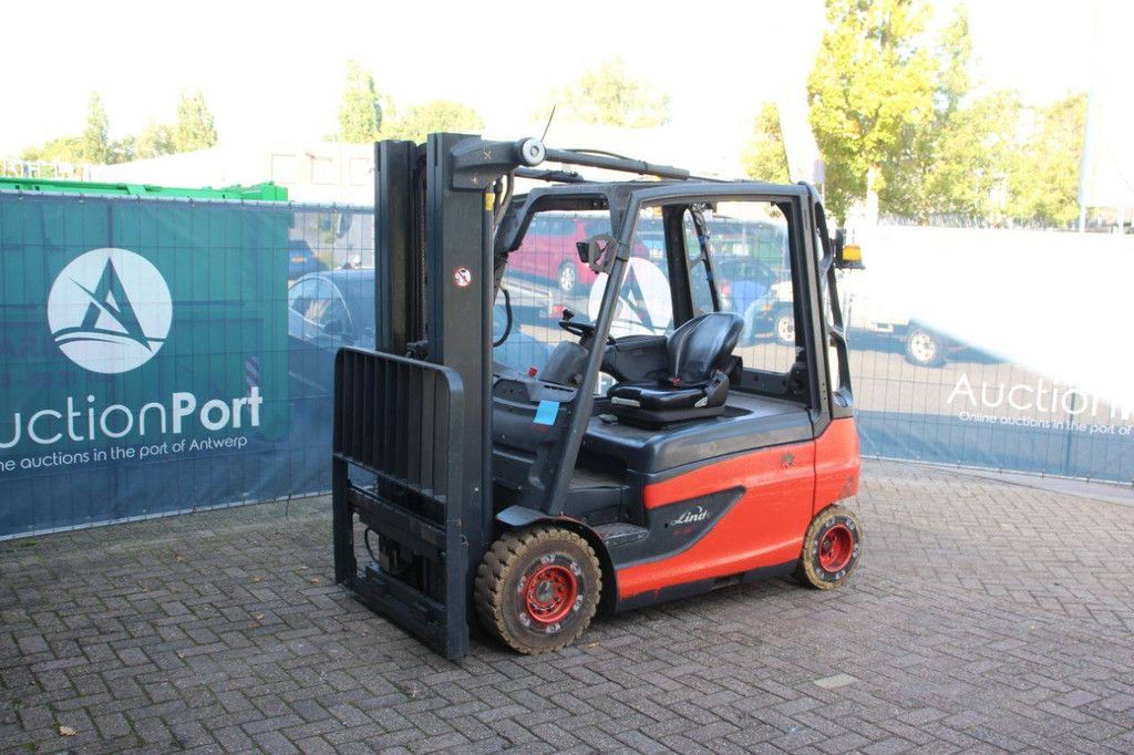 Heftruck Linde E30L-01 Elektrisch 3000kg 2014 met vorken