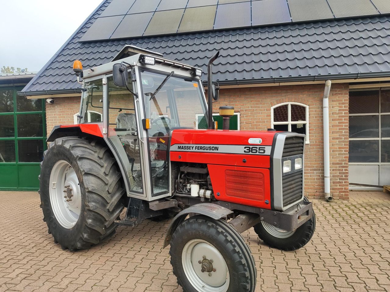 Massey Ferguson 365