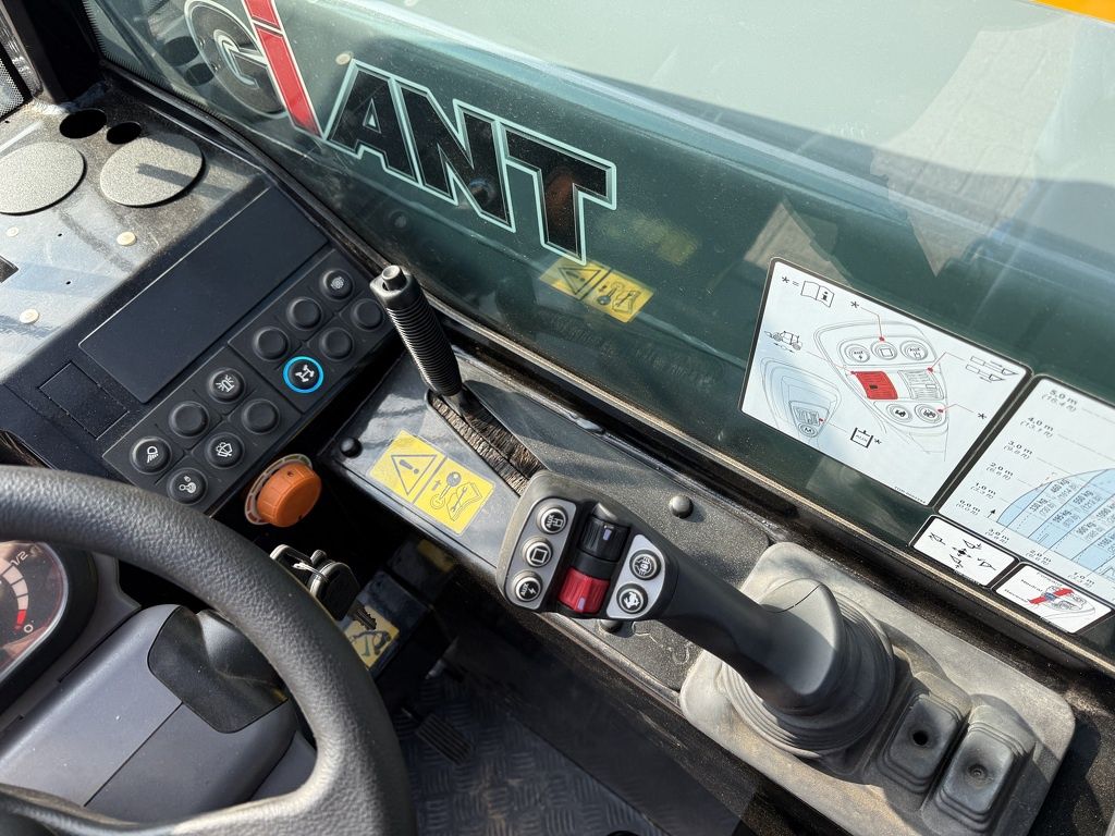 Giant GT5048 compact verreiker BJ 2023 70 uur