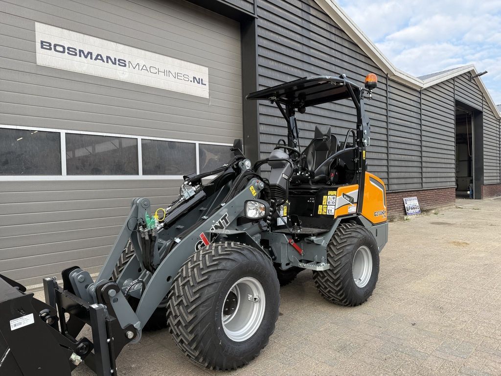 Giant G2700 HD X-TRA + minishovel / kniklader NIEUW