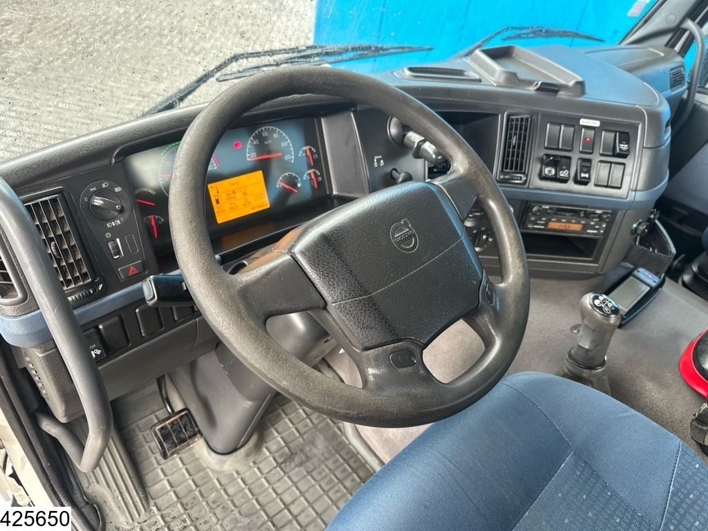 Volvo FM 300 6 X 2, Manual, Steel suspension, Palfinger