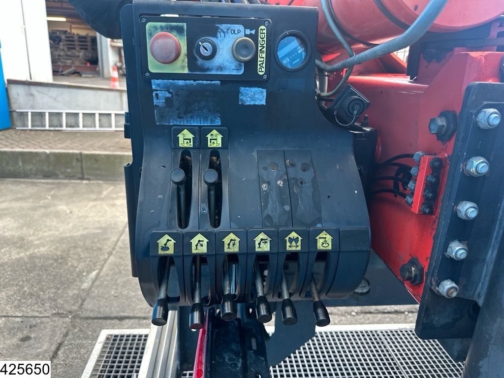Volvo FM 300 6 X 2, Manual, Steel suspension, Palfinger