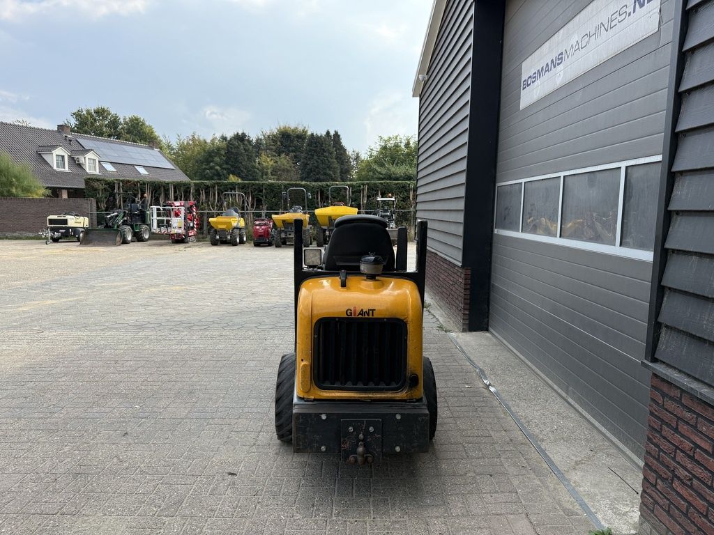 Giant D263 S minishovel / kniklader