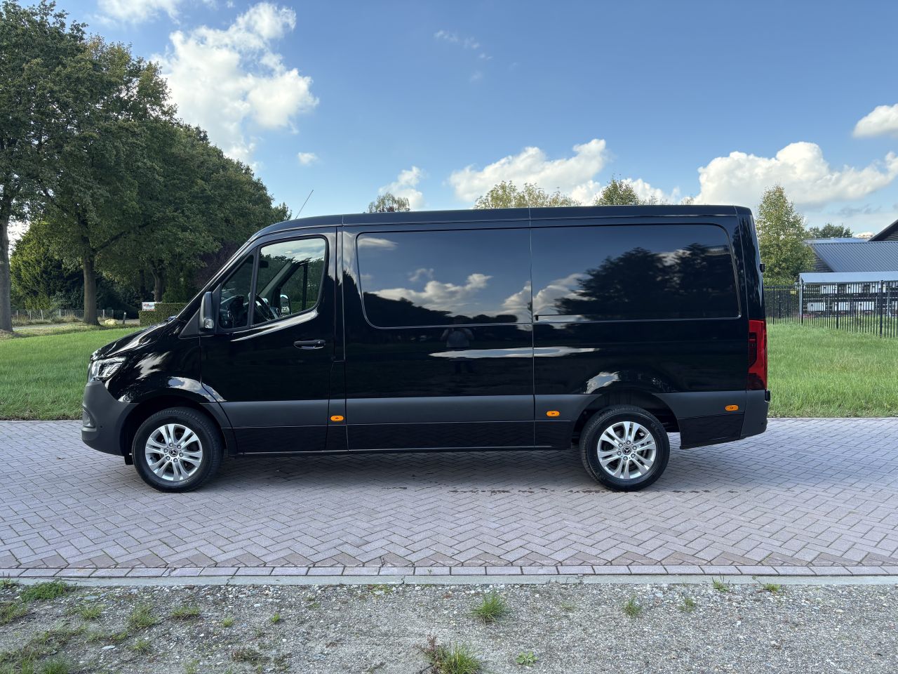 Mercedes Sprinter 319 V6 EURO 6 (2021) kast inrichting