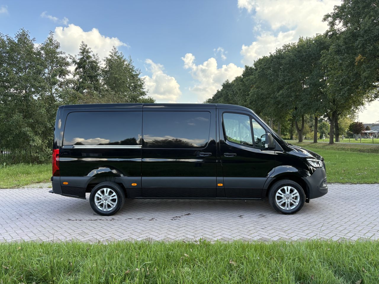 Mercedes Sprinter 319 V6 EURO 6 (2021) kast inrichting