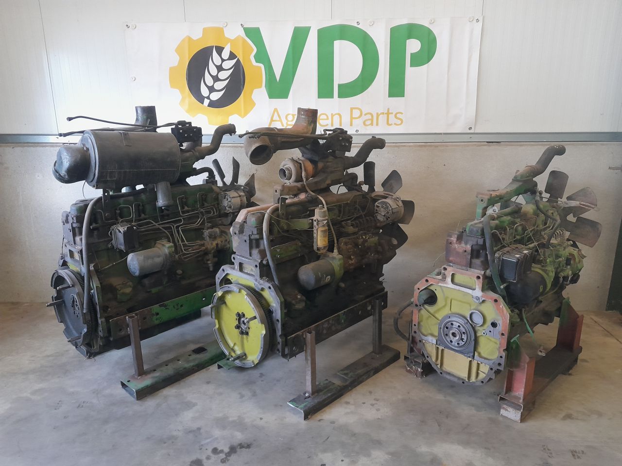 John Deeere 6466 motoren met schade