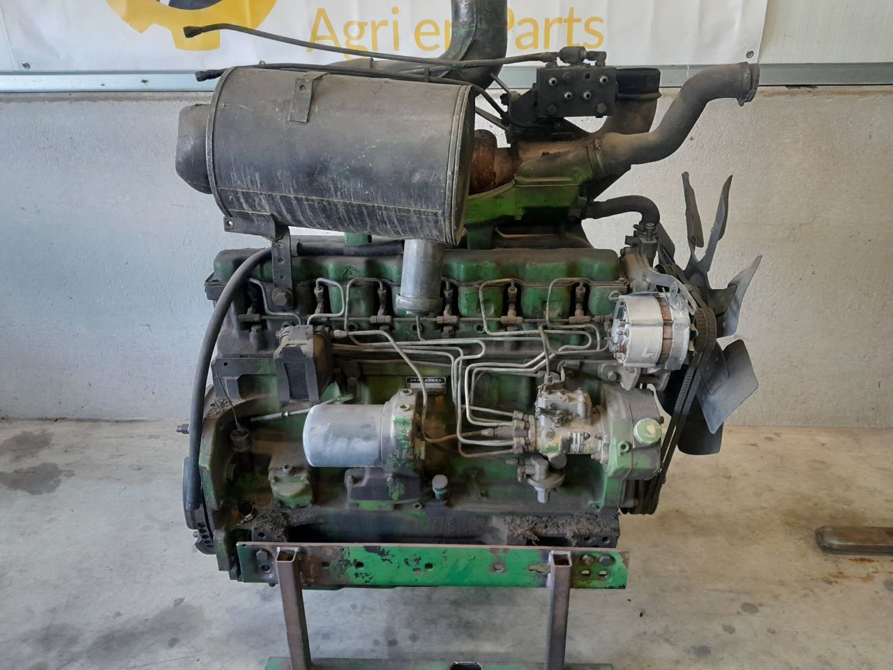 John Deeere 6466 motoren met schade