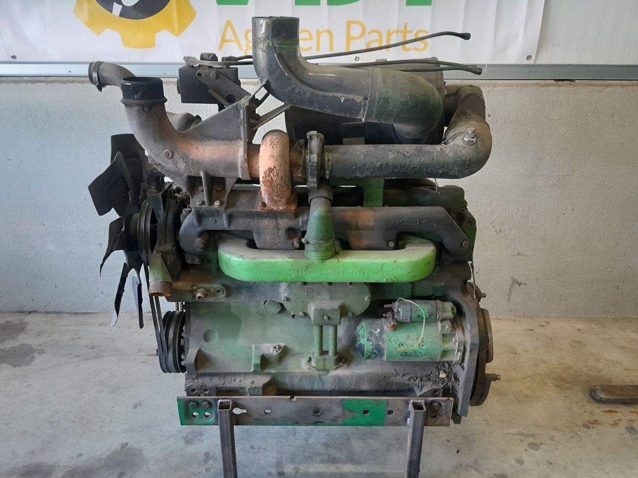John Deeere 6466 motoren met schade