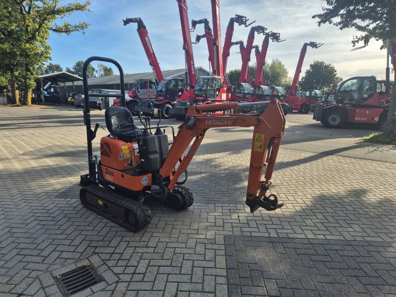 Used HITACHI ZX10U-2 minidigger with weight of 1100 kgs