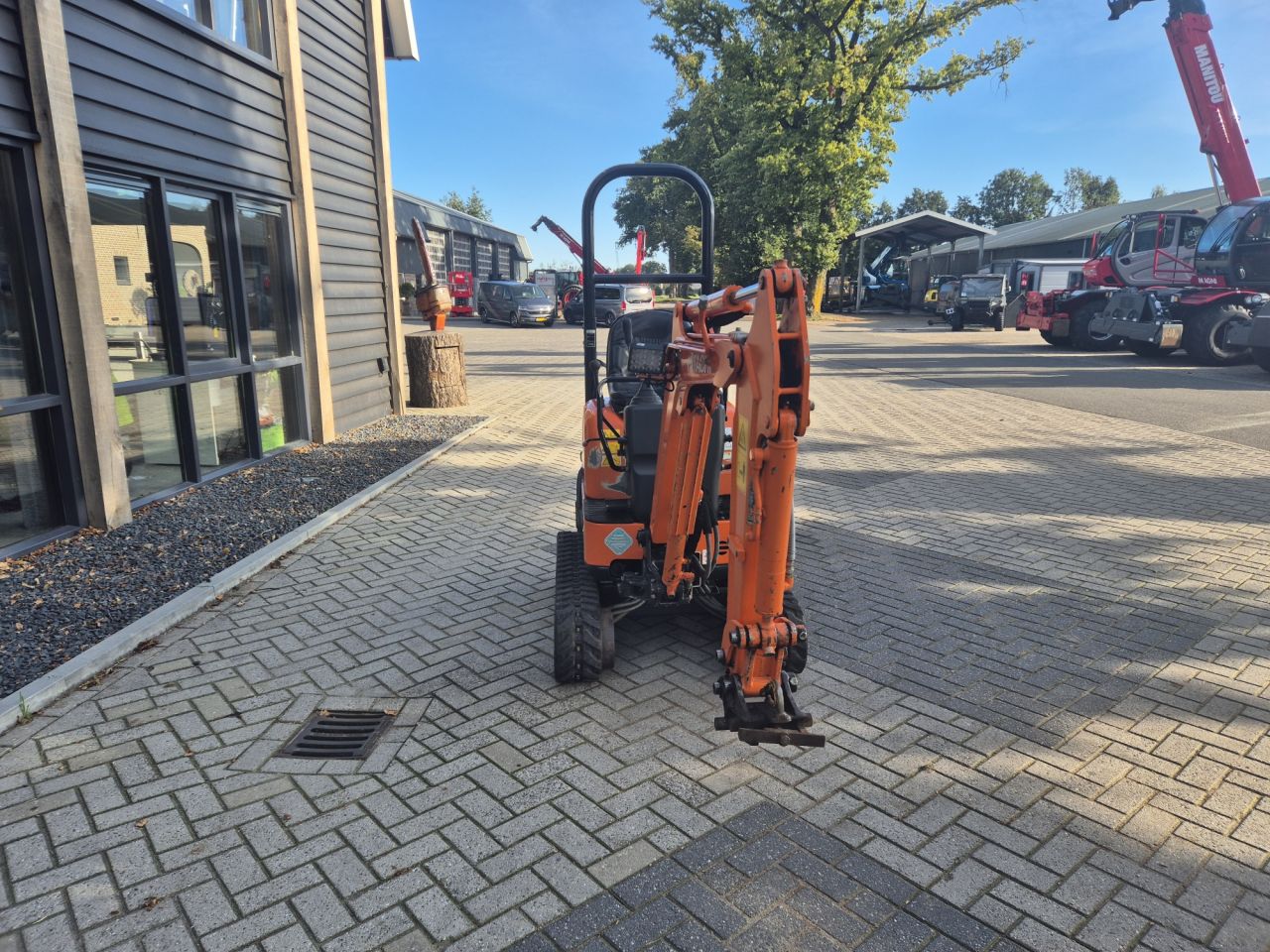 Used HITACHI ZX10U-2 minidigger with weight of 1100 kgs