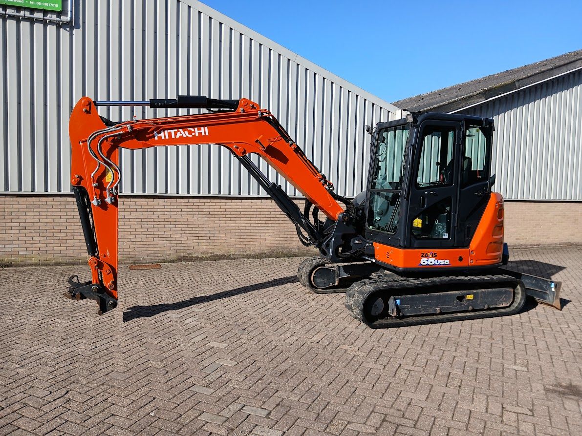 Hitachi ZX65USB-6 CLR Stage 5