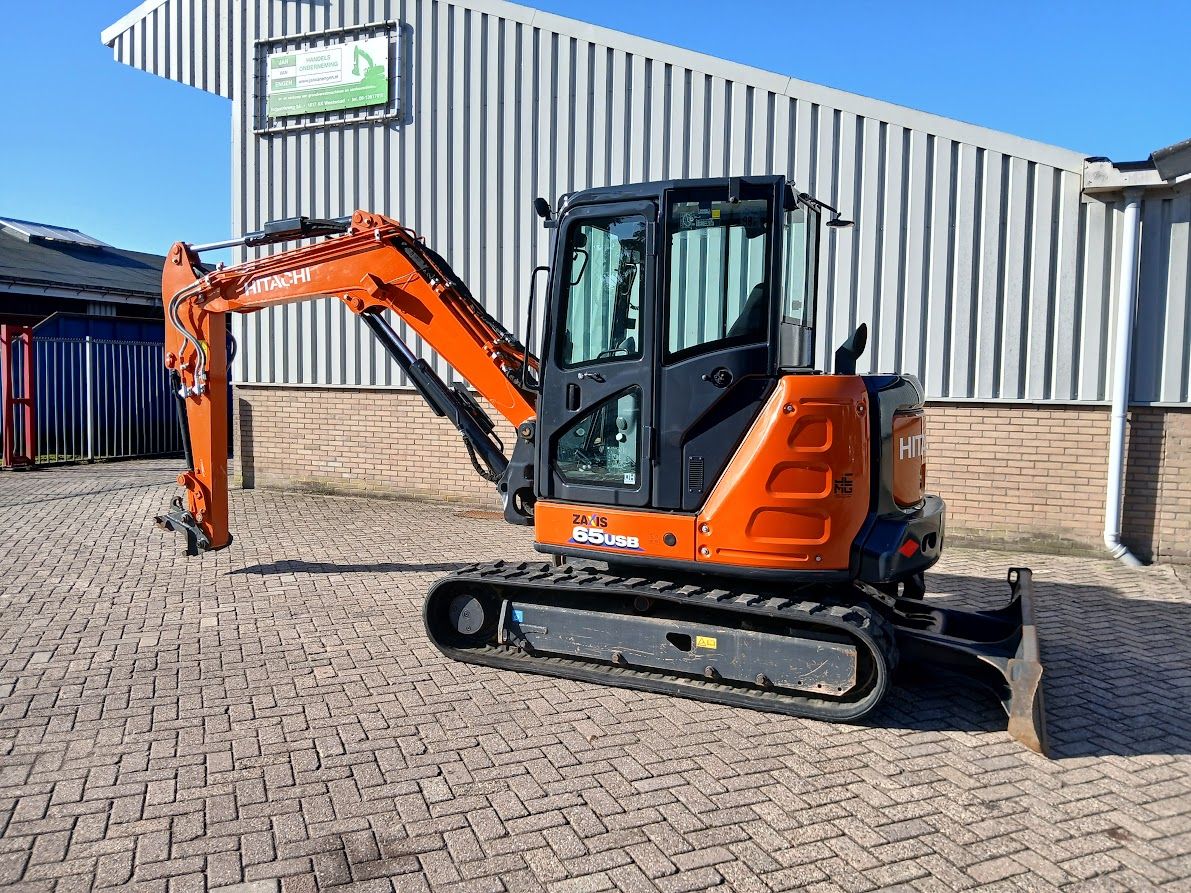Hitachi ZX65USB-6 CLR Stage 5