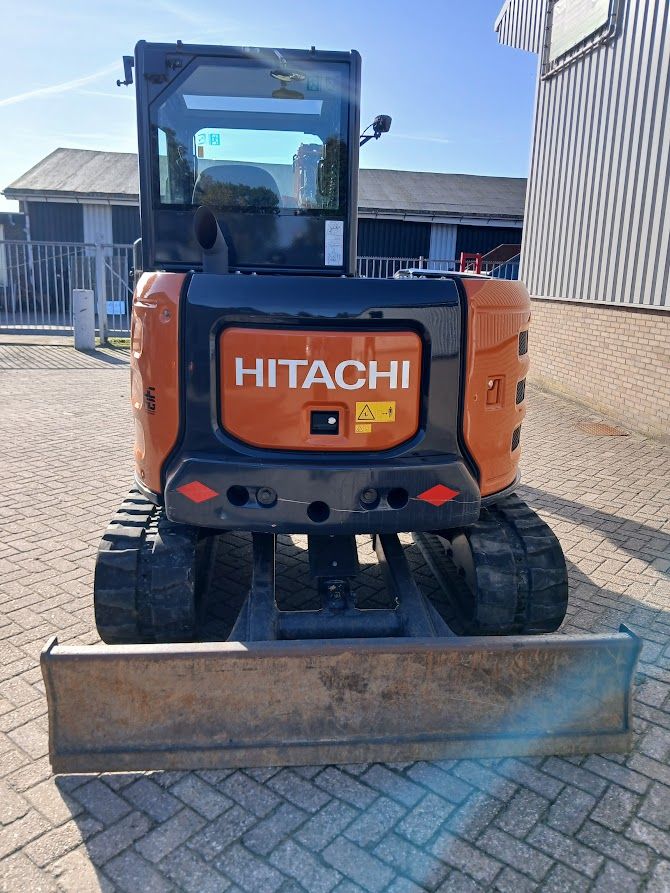 Hitachi ZX65USB-6 CLR Stage 5