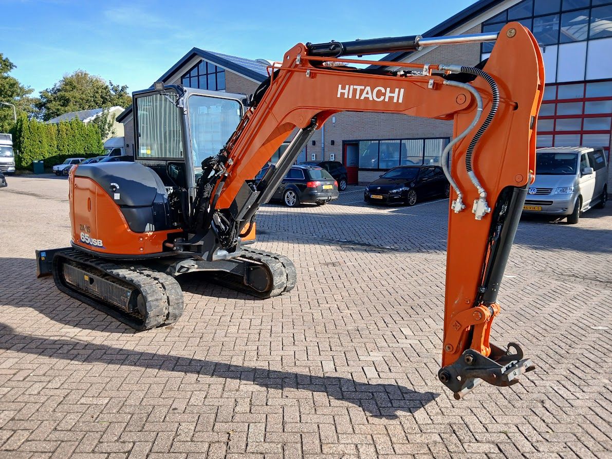 Hitachi ZX65USB-6 CLR Stage 5