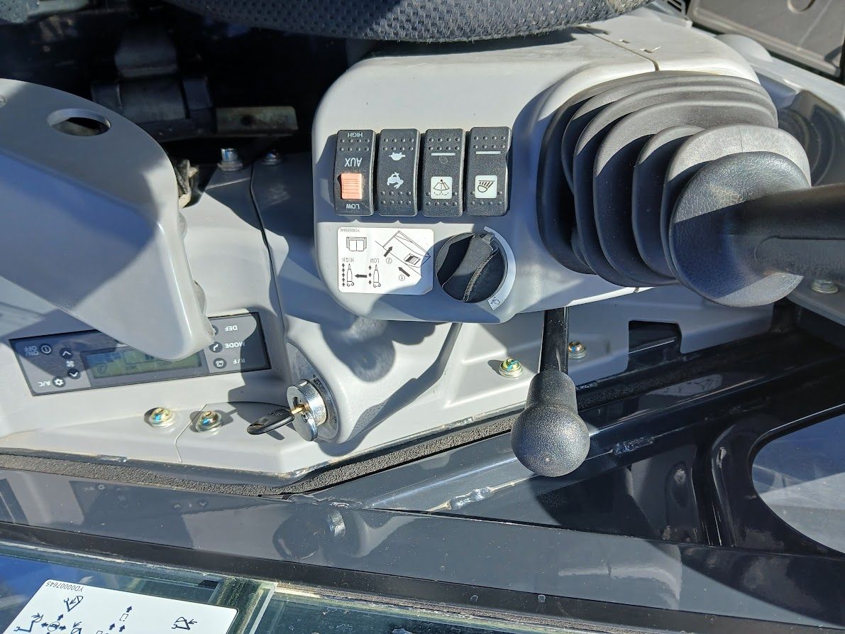 Hitachi ZX65USB-6 CLR Stage 5