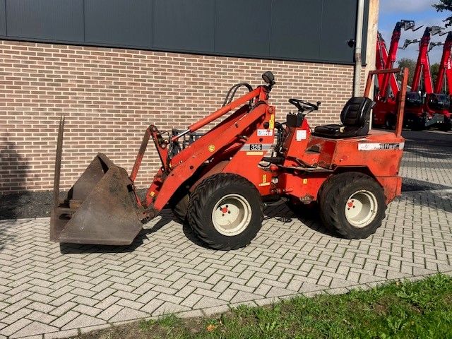 SCHÄFFER 326 Minilader mit Gewicht von 1750 kgs
