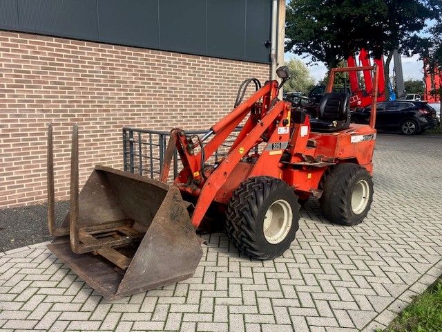 SCHÄFFER 326 Minilader mit Gewicht von 1750 kgs